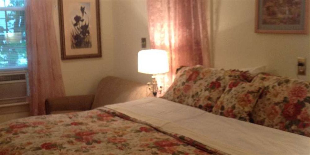 The Red Hook Country Inn, An "Old Rhinebeck" Bed & Breakfast Экстерьер фото