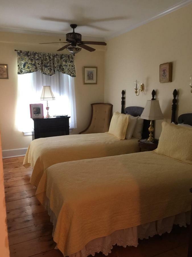 The Red Hook Country Inn, An "Old Rhinebeck" Bed & Breakfast Экстерьер фото