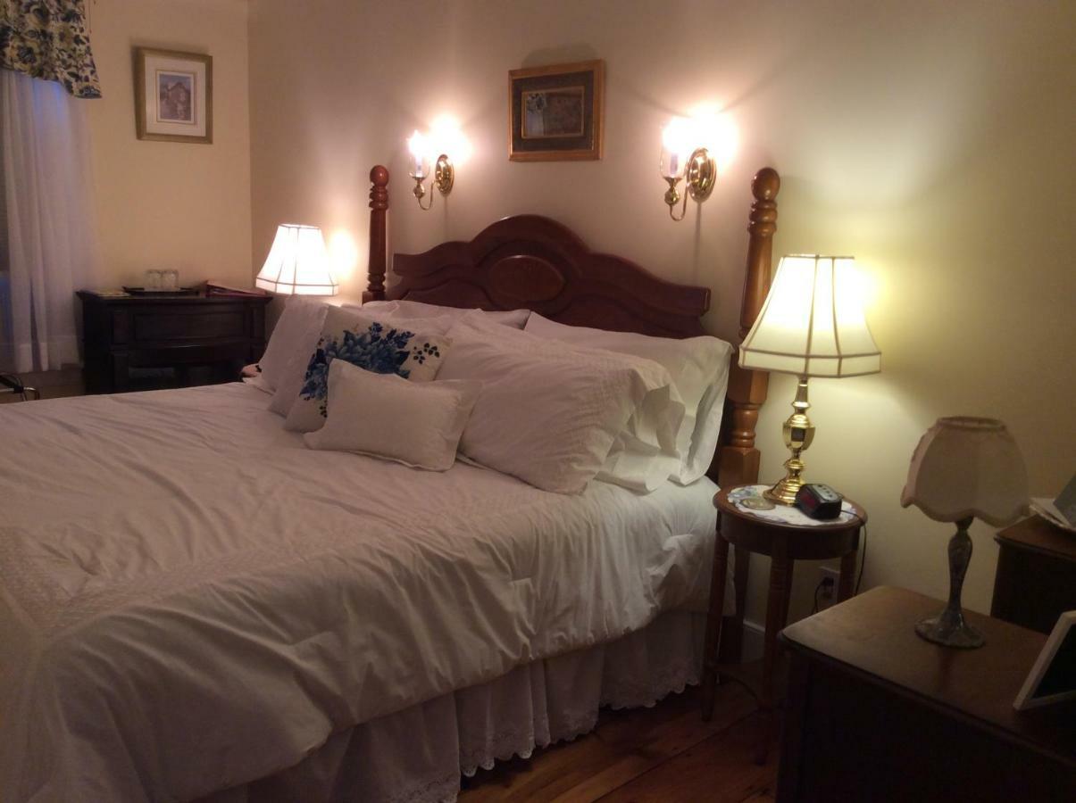 The Red Hook Country Inn, An "Old Rhinebeck" Bed & Breakfast Экстерьер фото