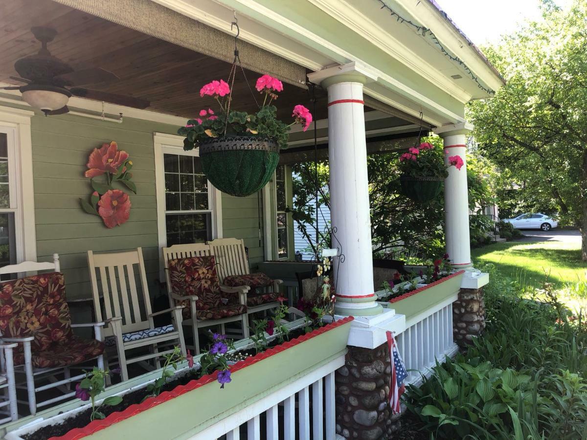 The Red Hook Country Inn, An "Old Rhinebeck" Bed & Breakfast Экстерьер фото