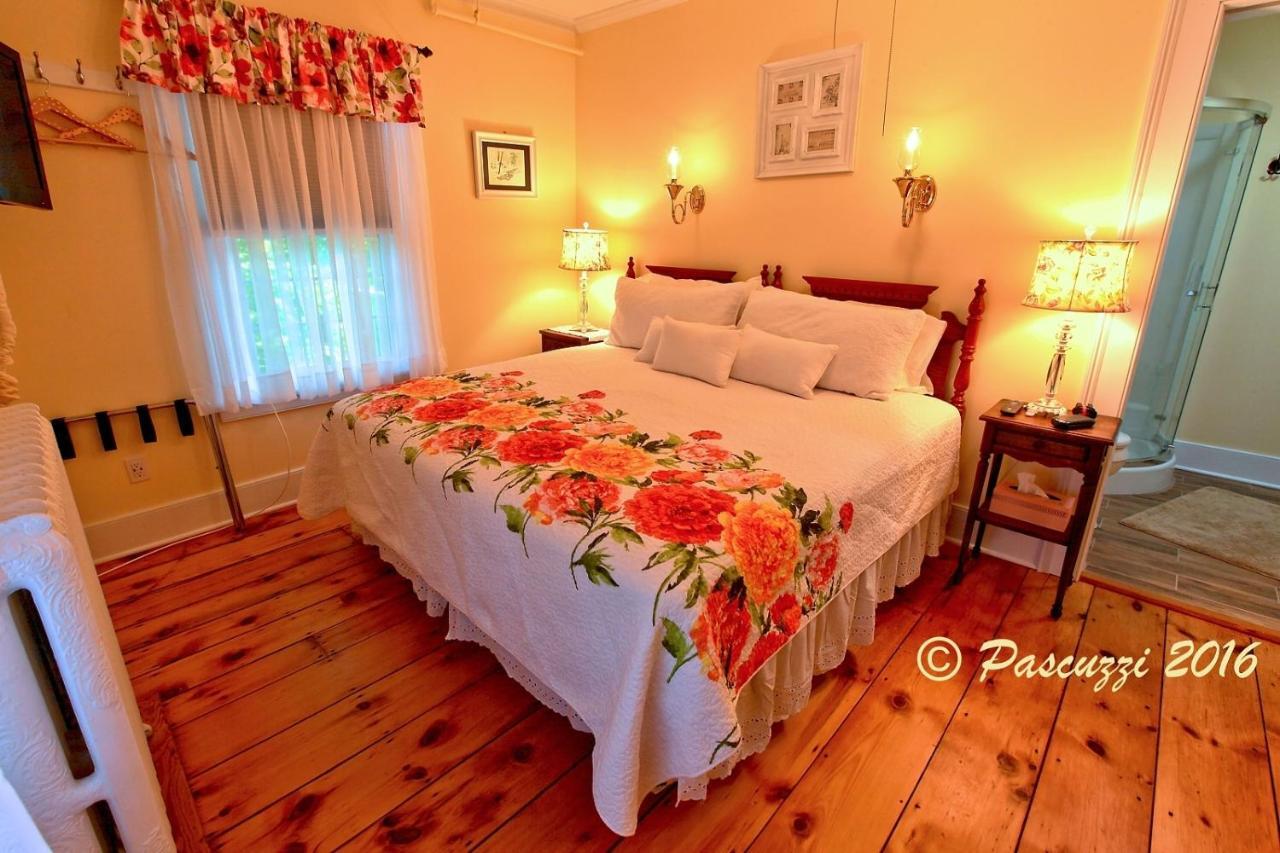 The Red Hook Country Inn, An "Old Rhinebeck" Bed & Breakfast Экстерьер фото